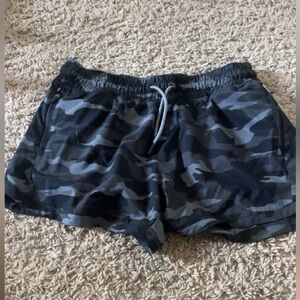 Kids XL camo shorts
